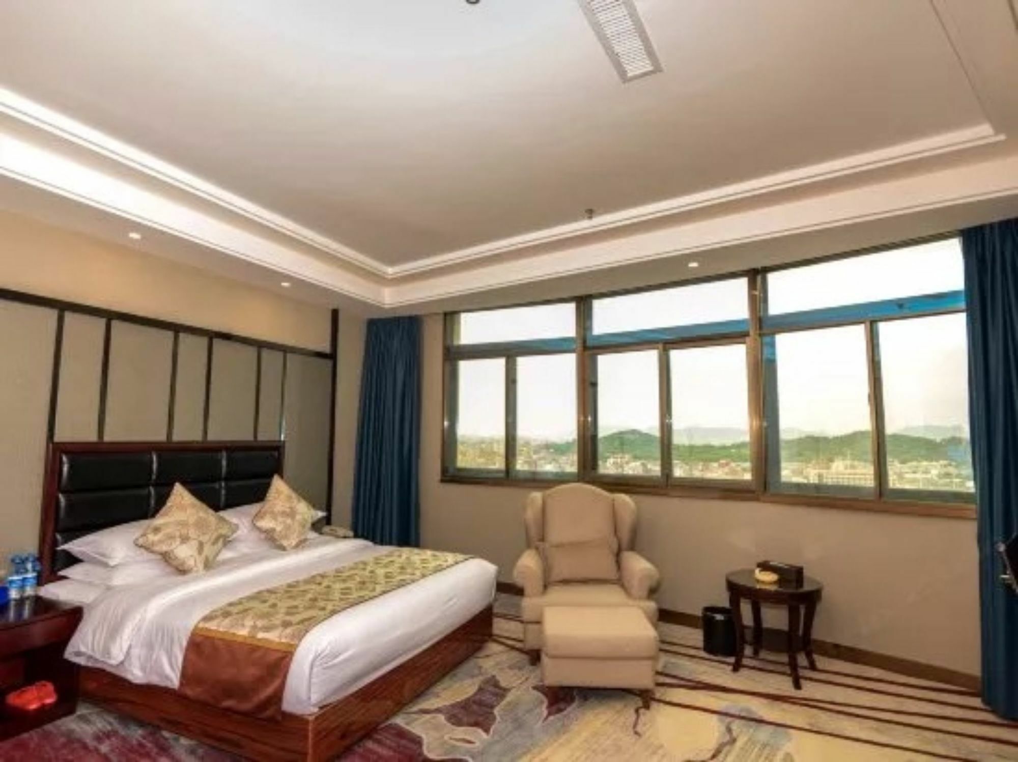 Days Hotel & Suites Shishi تشيوانتشو المظهر الخارجي الصورة